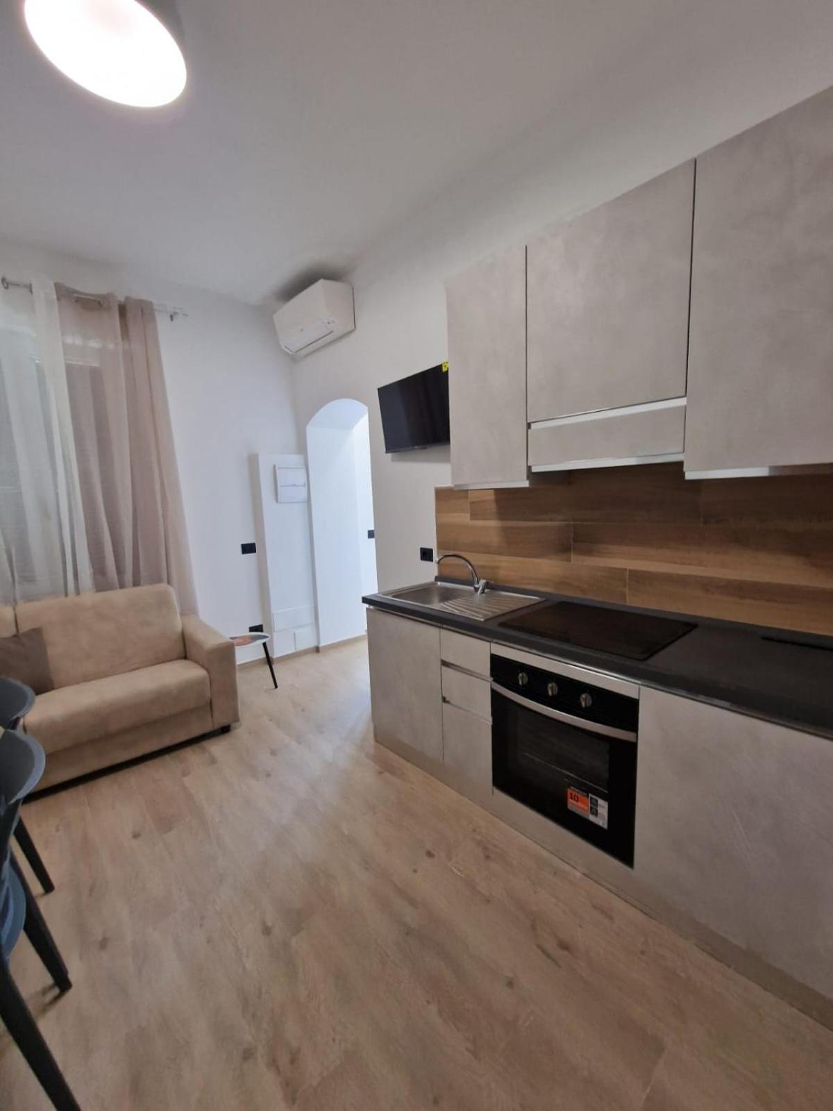 Ari'S Home Специя Екстериор снимка